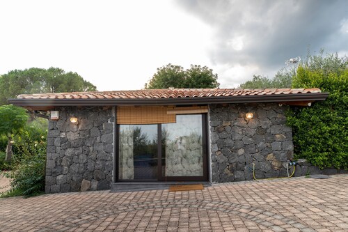 Holiday Home Casetta delle Rose with A/C and Wi-Fi