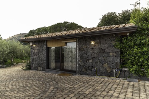 Holiday Home Casetta delle Rose with A/C and Wi-Fi