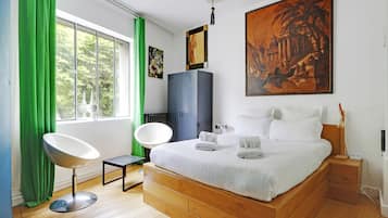 4 slaapkamers, een strijkplank/strijkijzer, reisbedje, wifi