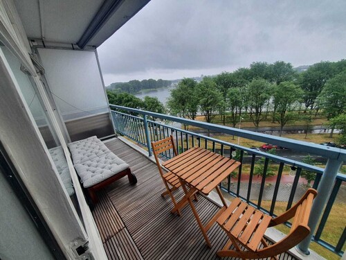 Fully Equipped, Spacious Apartment + View [romantic Getaway]