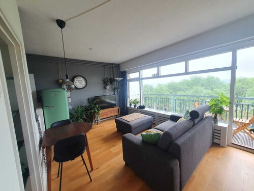 Fully Equipped, Spacious Apartment + View [romantic Getaway]