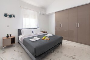 7 dormitorios, tabla de planchar con plancha, wifi gratis y ropa de cama