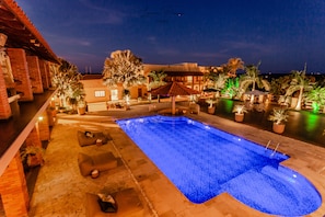 Outdoor pool, open 9:00 AM to 6:00 PM, pool umbrellas, sun loungers - Hotel Imperium Village (Sarapui)