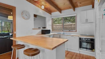 Micro-ondes, four, lave-vaisselle