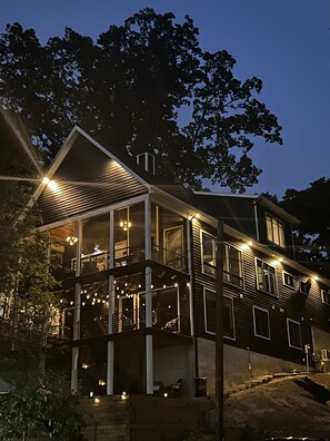 Exterior - Modern, Chic Adult ONLY Retreat On Hill w/Sunset Views Steps from Downtown (Saugatuck)