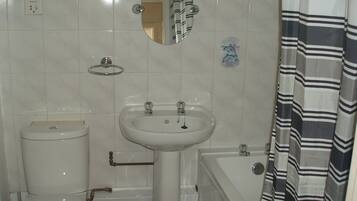Combined shower/tub