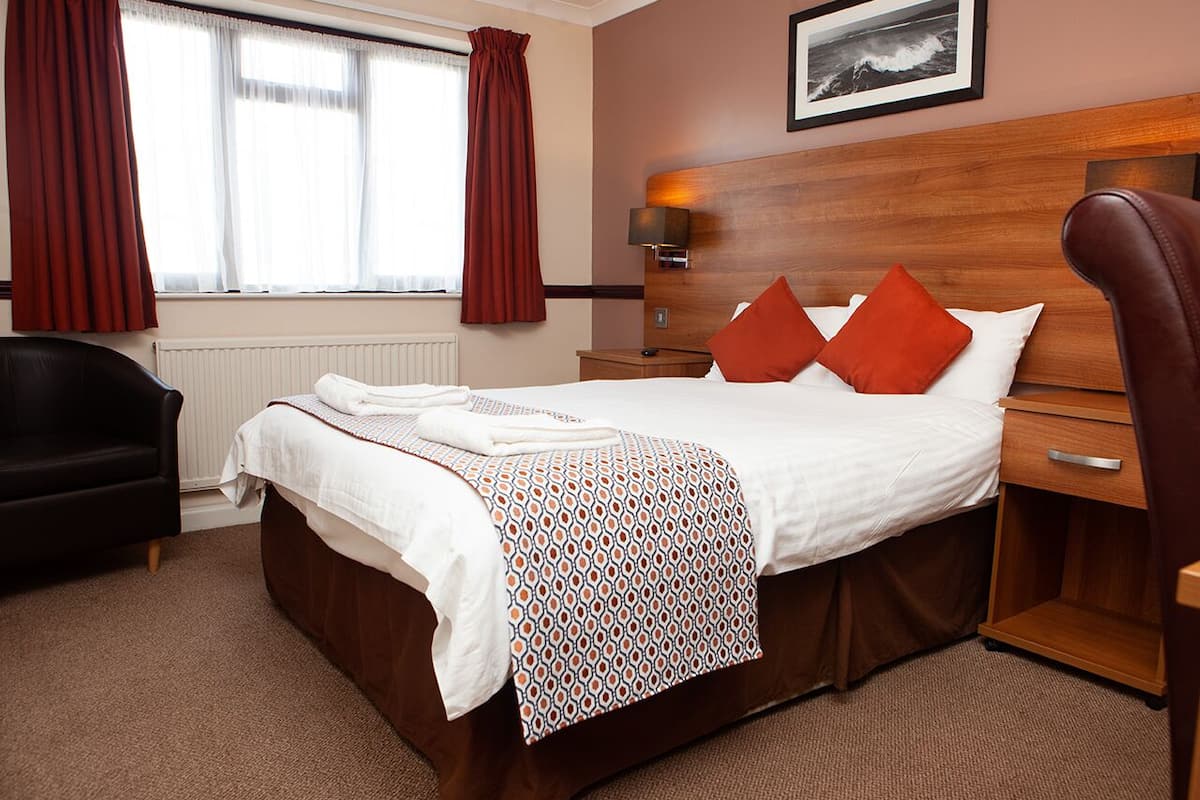 Standard Double Room | Desk, free WiFi, bed sheets