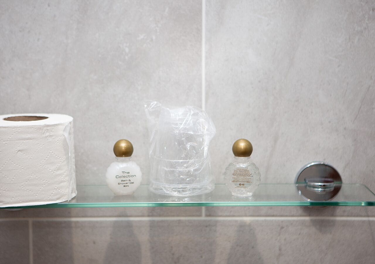 standard double room | desk, free wifi, bed sheets