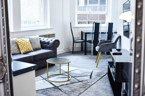 Living room - Stunning 1-bed Apartment Bolton Town Centre (Bolton)