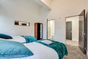 1 habitación, tabla de planchar con plancha, wifi gratis y ropa de cama 
