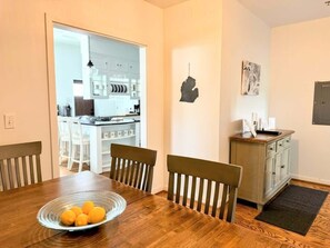 Dining - The Lookout (South Haven)