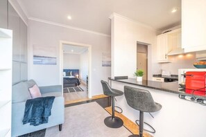 Smart TV, fireplace, ping pong - Rooftop Pied-à-terre private Sauna & Jacuzzi by BentoBox. (LISBON)