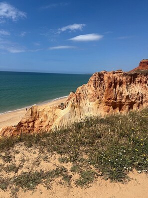 Am Strand, Liegestühle, Strandtücher