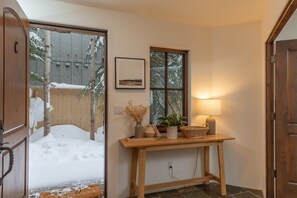 Interior - JUST LISTED! Stylish townhome in West Ketchum -- private hot tub, close to bike path, river, ski lifts! (Ketchum)