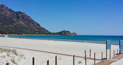 Foxi Manna house, very close to the sea with terrace with spectacular views