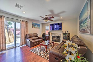 TV, fireplace