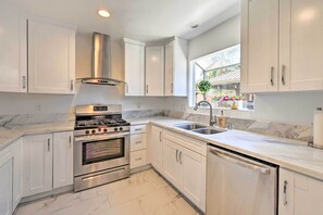 Fridge, microwave, oven, dishwasher