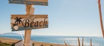 Παραλιακη, εξοχικη κατοικια μπροστα στην θαλασσα.