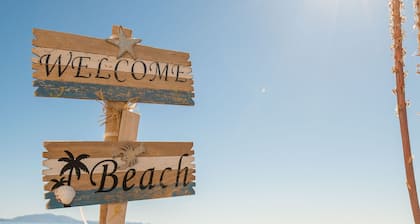 Παραλιακη, εξοχικη κατοικια μπροστα στην θαλασσα.