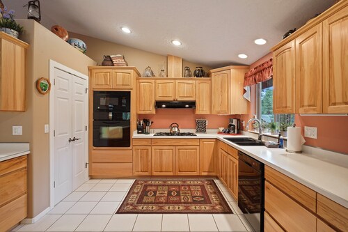 16 Jillian 4 Bedroom Home by RedAwning