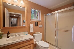 Casa, 4 habitaciones | Baño | Toallas 