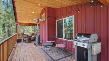 House, 4 Bedrooms | Balcony