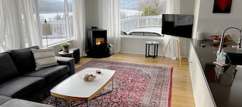 Point Lyle 3 Bedroom Home by RedAwning