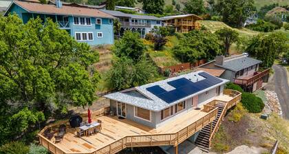 Point Lyle 3 Bedroom Home by RedAwning