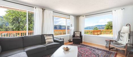 Casa, 3 quartos | Sala de estar | Smart TV