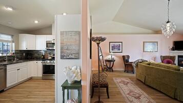 House, 3 Bedrooms | Living area