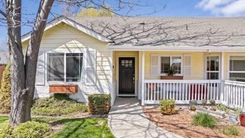 House, 3 Bedrooms | Exterior