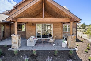 House, 4 Bedrooms | Terrace/patio - Juniper Mesa At Brasada 4 Bedroom Home by Redawning (Powell Butte)
