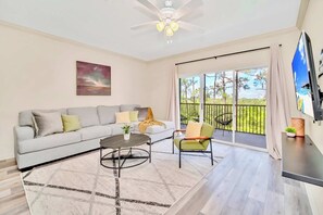 Fernseher, Tischtennisplatte