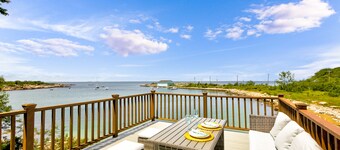 Private Beach!  Dream vacation at your private beach in Gloucester