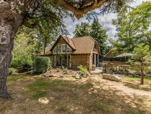 Exterior - Peaceful And Beautiful Barn In Downland Village - Pass the Keys (Chichester)