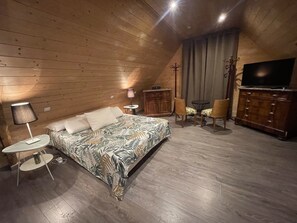 2 quartos, ferros/tábuas de passar roupa, Wi-Fi, roupa de cama