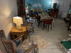 Living area - Grande Grange Tranquille et Unique Proche de Lourdes et des Ballades (Ségus)