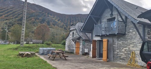 Grande Grange Tranquille et Unique Proche de Lourdes et des Ballades