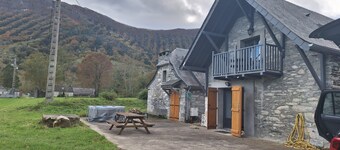 Grande Grange Tranquille et Unique Proche de Lourdes et des Ballades