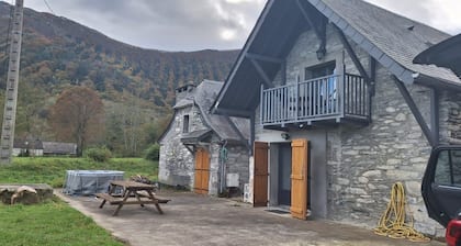 Grande Grange Tranquille et Unique Proche de Lourdes et des Ballades