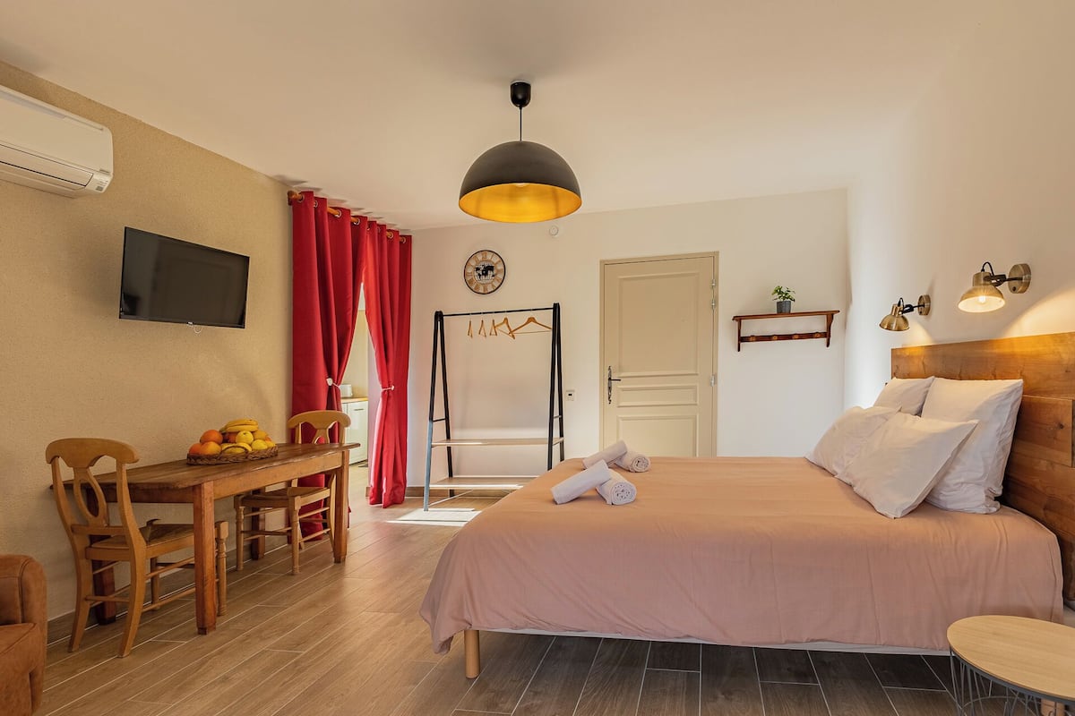 Comfort studio | 1 slaapkamer, luxe beddengoed, individueel gedecoreerd