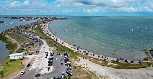 Beach nearby, sun loungers, beach towels