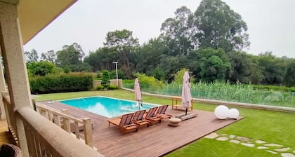 Spectacular villa with infinity pool