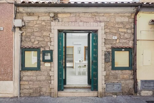 Fabulous downtown apartment with kitchen, bedroom and bathroom