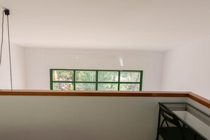 Interior - 3 bedroom apartment w/ terrace and 250m to Sa Riera in Begur (Ref. H10) (Begur)