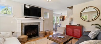 Spacious 4 bedroom luxury Condo