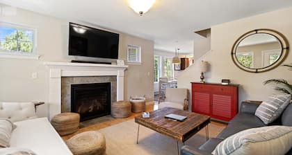 Spacious 4 bedroom luxury Condo