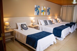 Perhehuone | Ylelliset vuodevaatteet, untuvapeitot, pillowtop-patjalliset sängyt