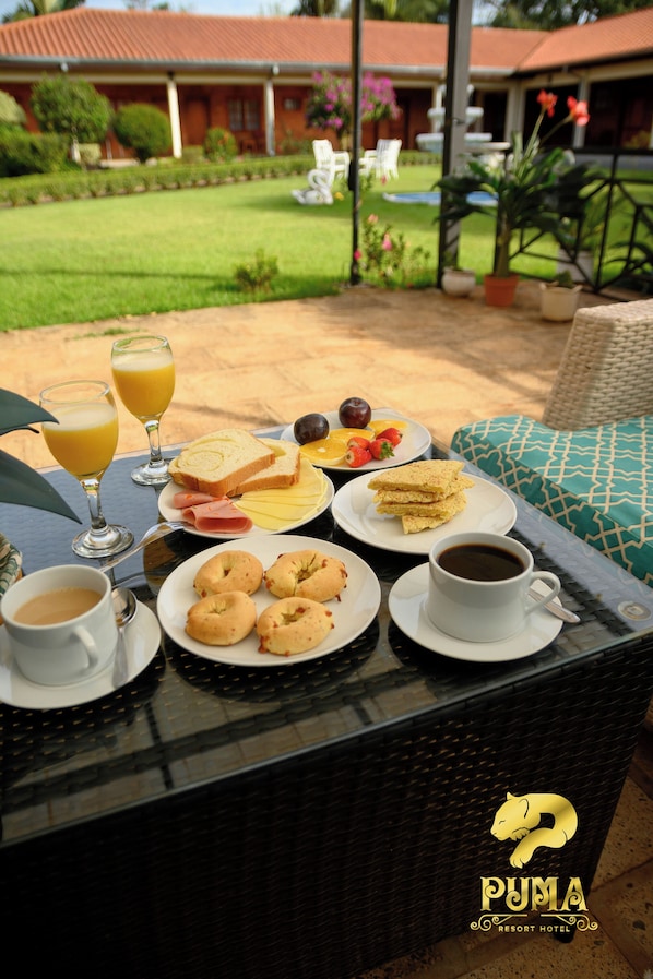 Free daily buffet breakfast 