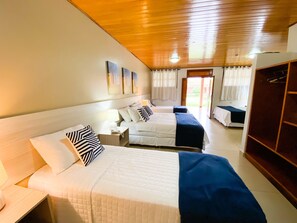 Habitación familiar | Ropa de cama de alta calidad y edredones de plumas